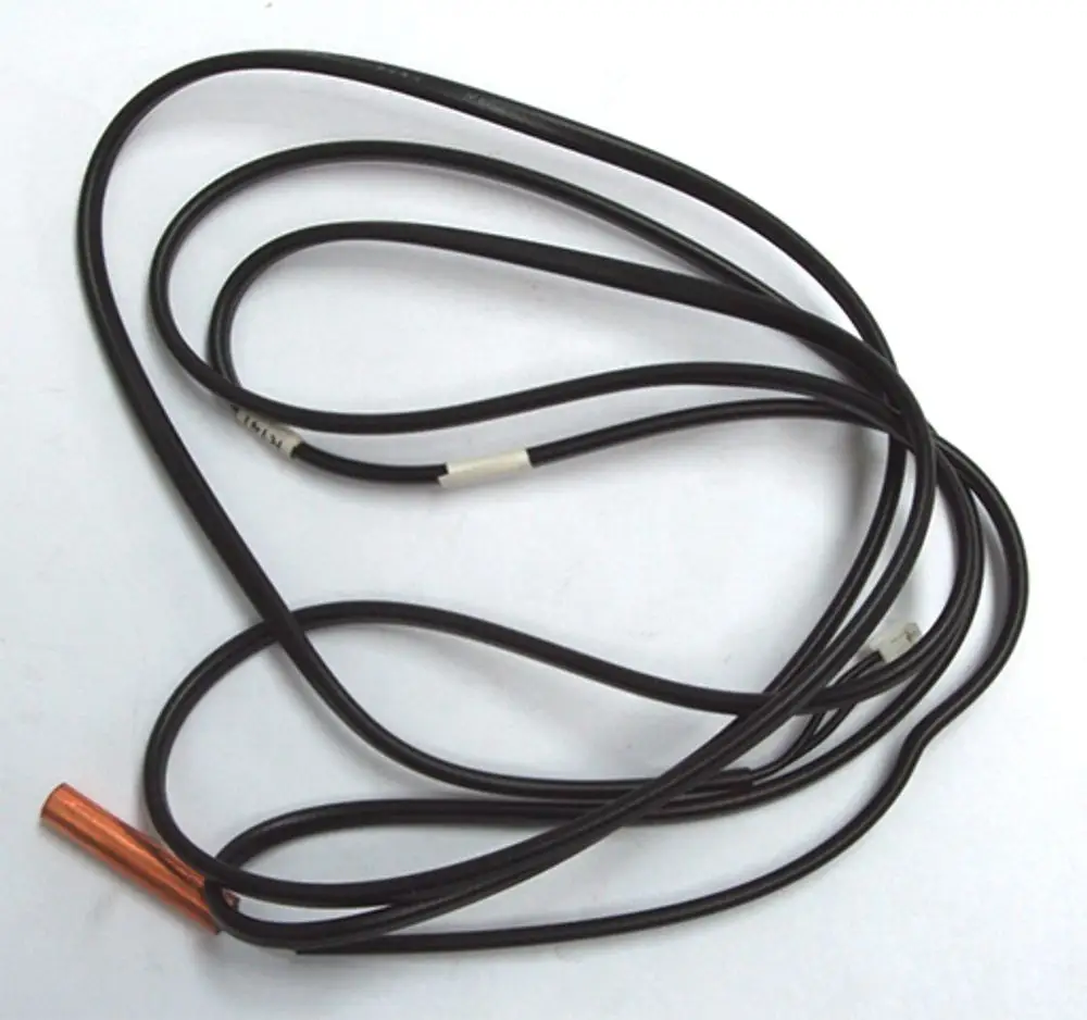 Daikin Fühler mit einem langen Kabel und einer metallischen Spitze, geeignet zur Temperaturmessung in Monoblock-Anwendungen.